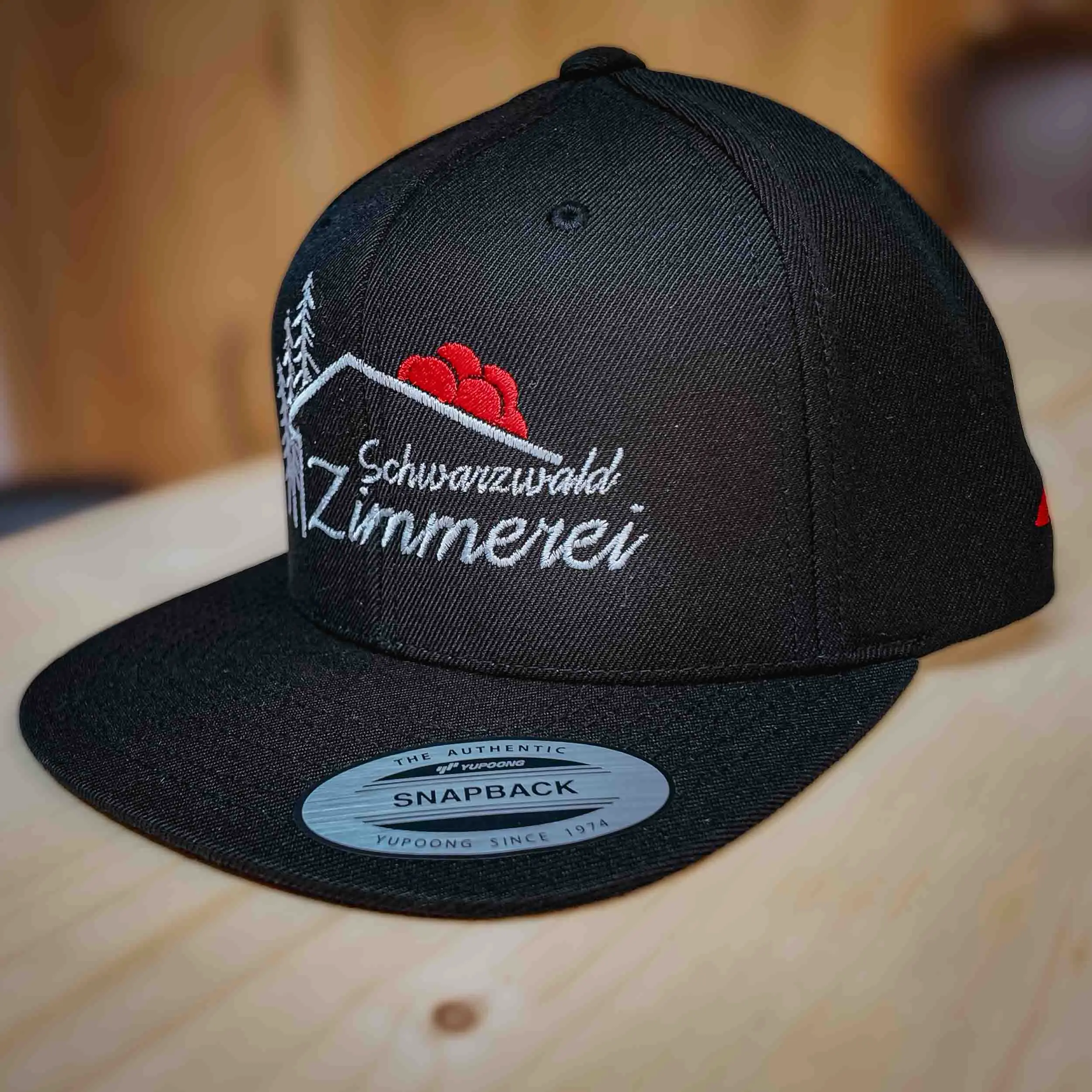Schwarzwald Zimmerei Snapback Cap – Schwarz